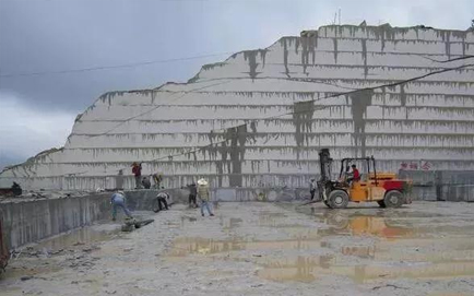福建泉州推进环境恢复治理 全市饰面石材矿山退出和建筑石料矿山调整计划